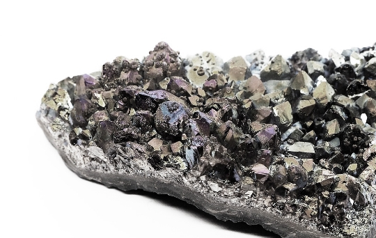 チタンの発見と歴史 サムネイル